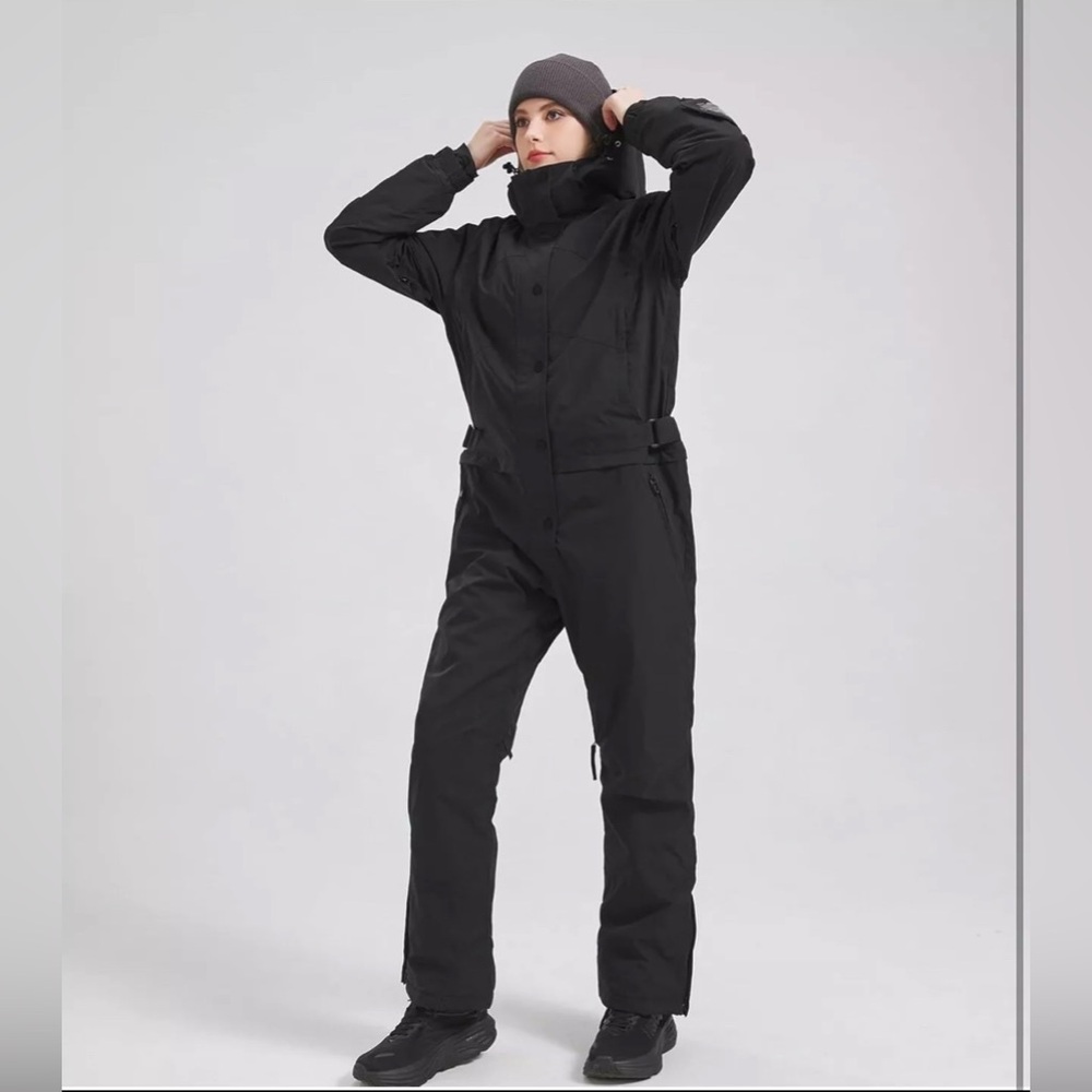 SNBOCON snowjacket used for any snow sports/activity size large